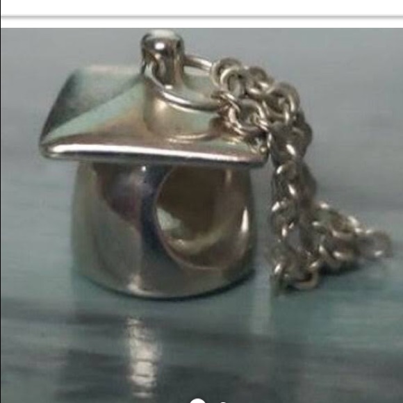 Chamilia Graduation Cap Bead Nwt 25$